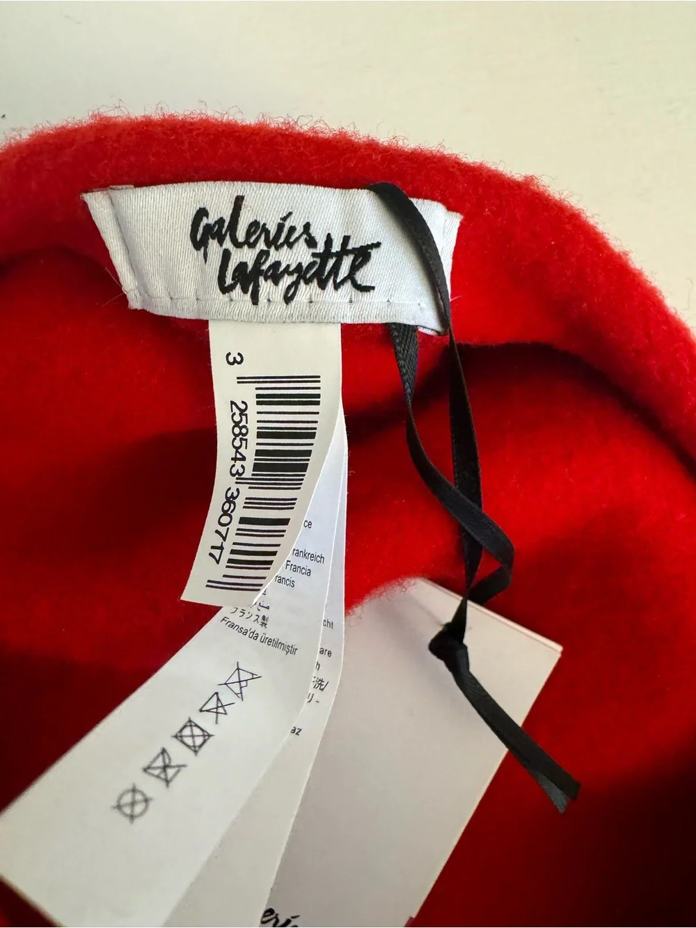 Galeries Lafayette 100% Wool Red Beret Hat Womens